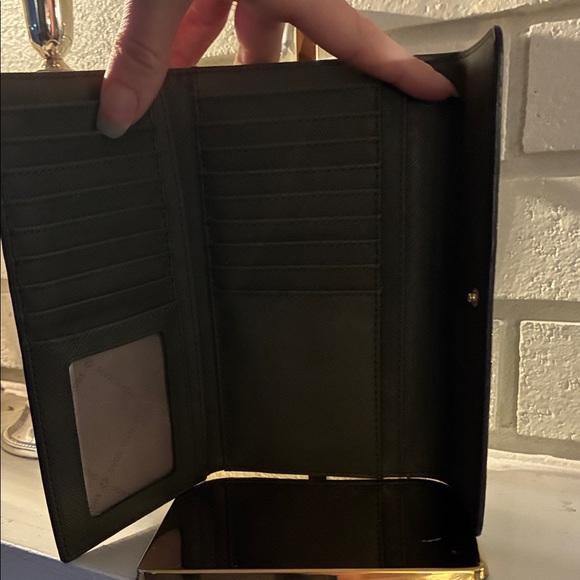 Michael Kors Olive Green Wallet with Gold Hardware - Picture 6 of 7